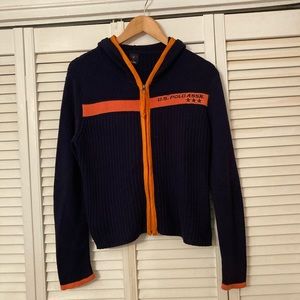 100% polo sweater